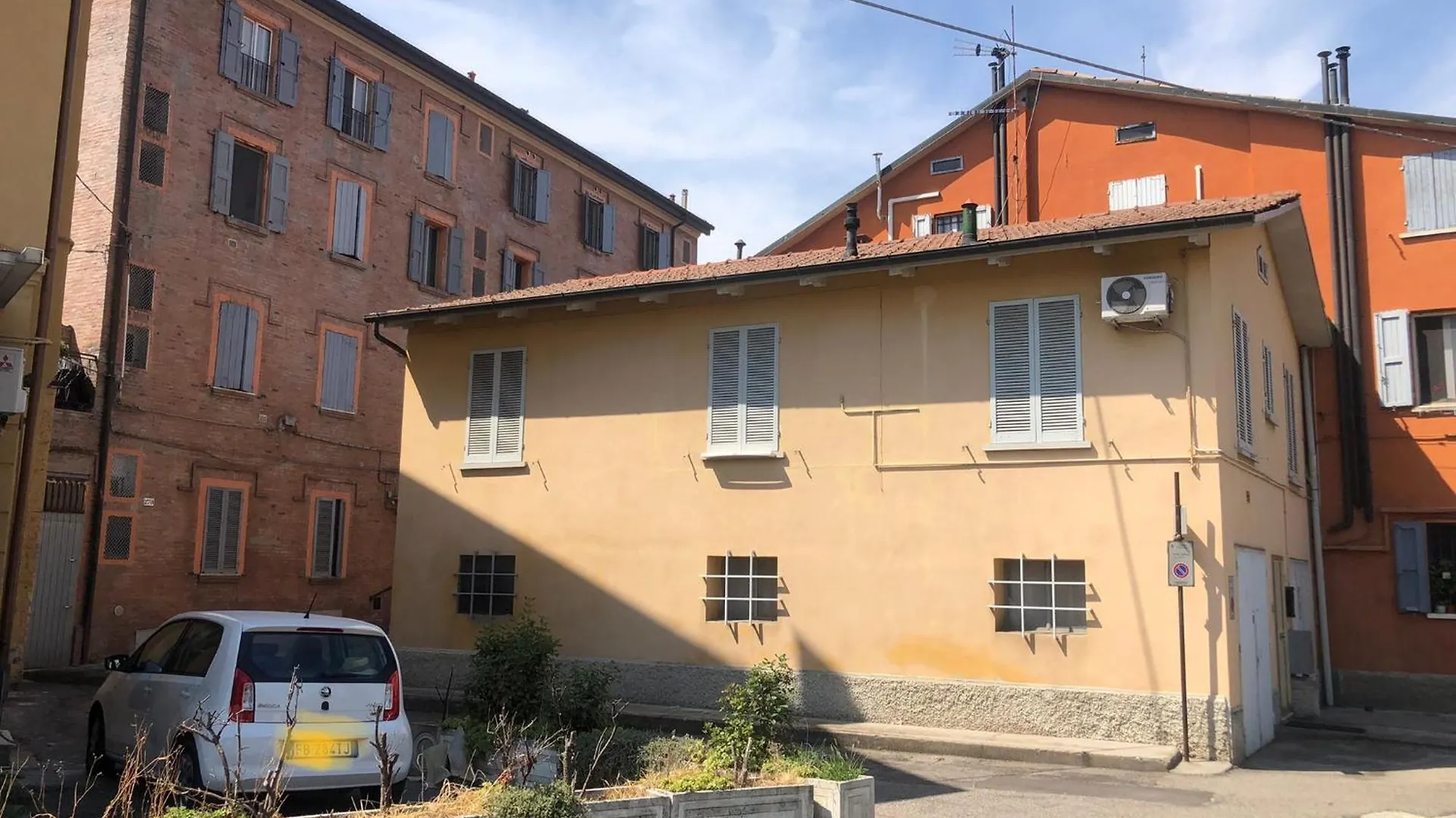 Guest house La Suite Di Corticella Bologna Italy